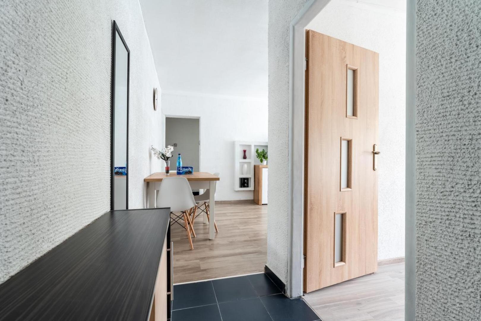 Apartament Gold - 2 Osobne Sypialnie Z Balkonem - Spaceapart Jelenia Góra Екстериор снимка